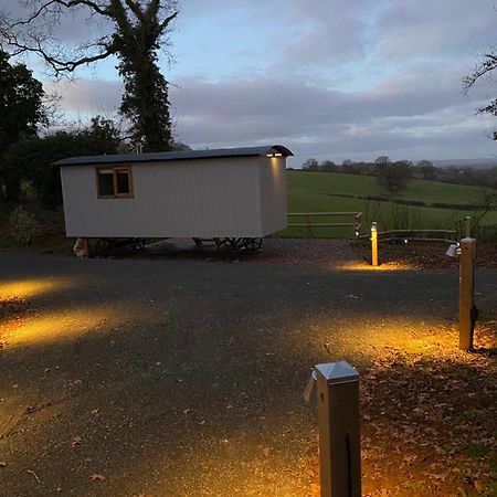 The Hereford Hut, Charming 1 Bedroom Shepherds Hut Callow Экстерьер фото